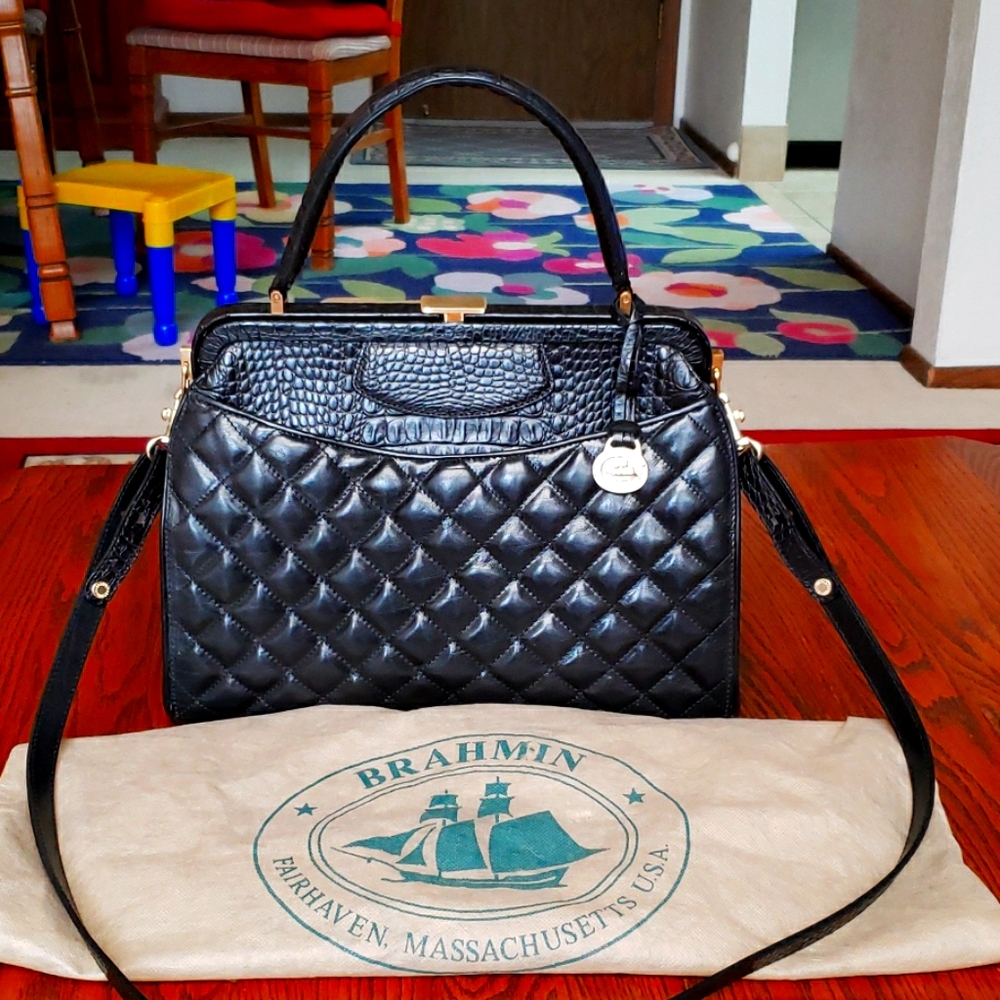 BRAHMIN quilted black leather handbag.